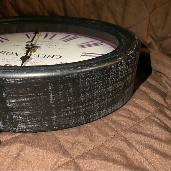VINTAGE 1989 Cheval Noir Wine Clock NICE!! - Picture 9 of 11